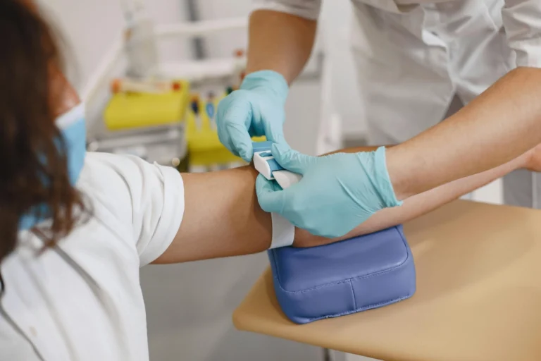 Blood draw and lab testing conducted by a professional dot certified medical examiner houston.